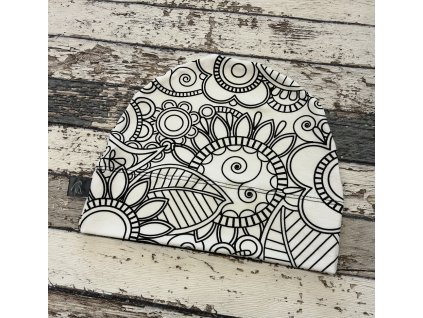 Rostoucí čepička Yháček, mehndi na ecru, DOPRODEJ