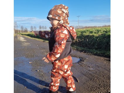 Šmoulí čepička Yháček, Lišky a medvědi na kaštanové