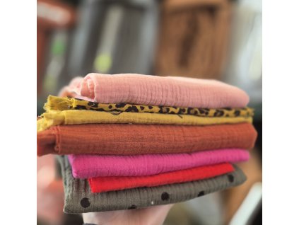 Balíček zbytků I, mušelín, cca 2 metry,