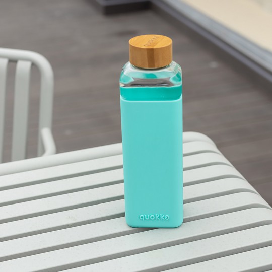 sklenena-lahev-na-vodu-storm-700ml-quokka-tyrkysova