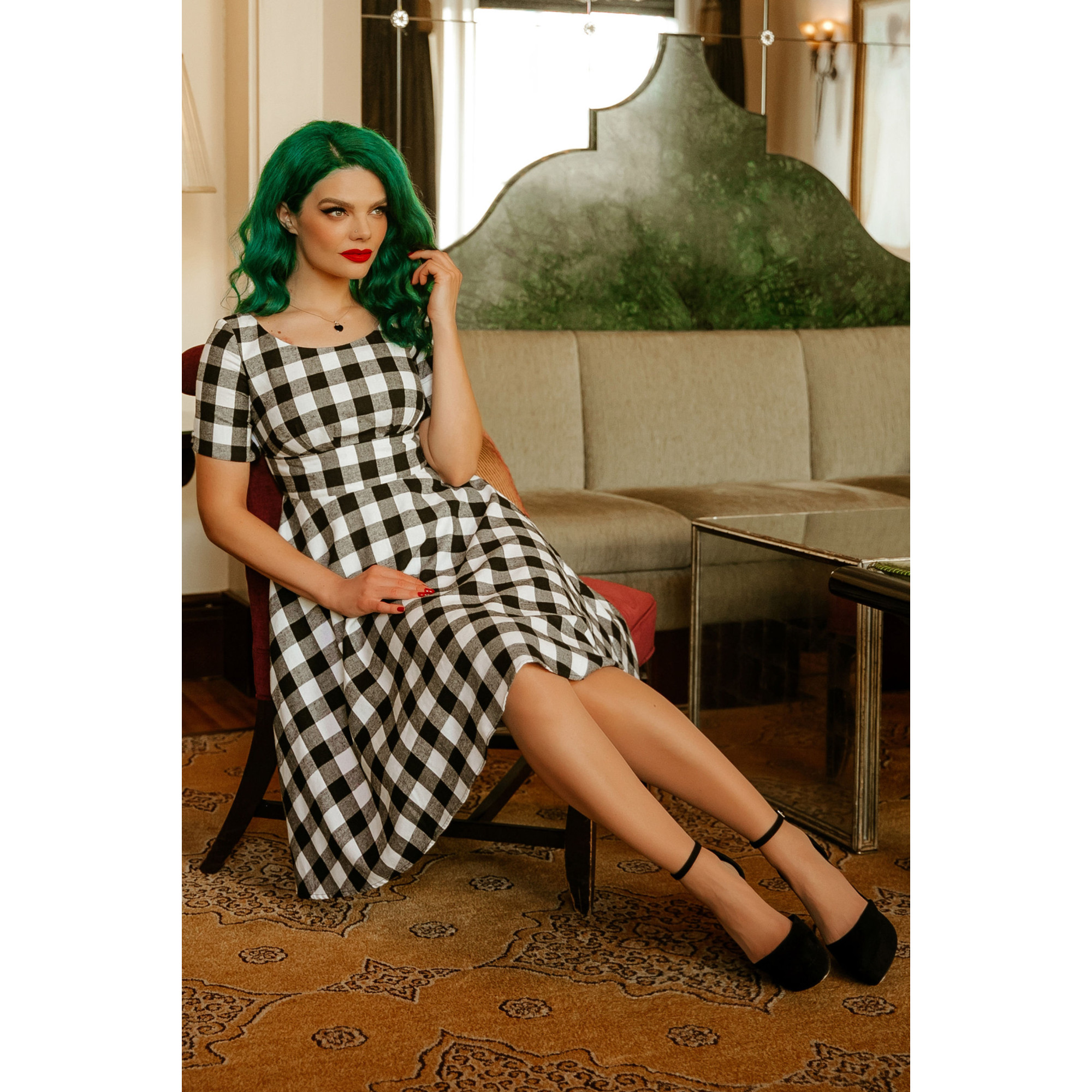 Dolly & Dotty retro šaty Brenda - Black & White Gingham Check Velikost: 6XL (UK 26)
