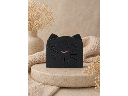 My happy cat(box edition)