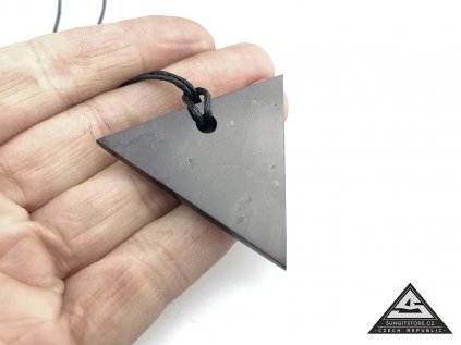 PŘÍVĚSEK TROJÚHELNÍK ŽENSKY