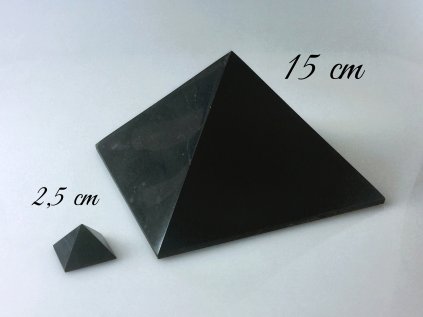 PYRAMIDA 15 CM