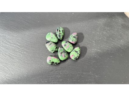 RUBÍN A ZOISIT PŘÍVĚŠEK