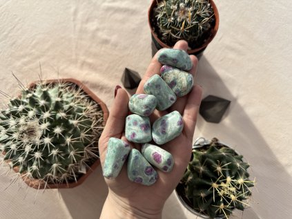 VALOUNEK RUBÍN S FUCHSITEM