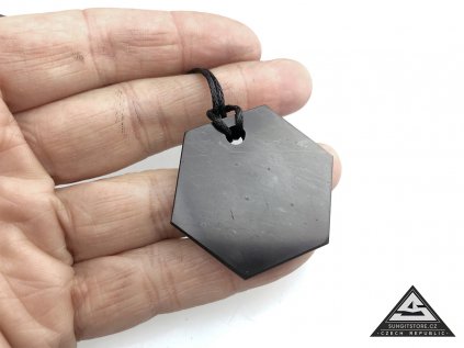 PŘÍVĚSEK ŠESTIHRAN