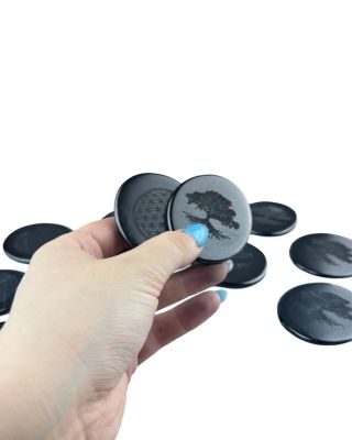 ŠUNGITOVÉ HMATKY S VYŘEZÁVANÝMI POSVÁTNÝMI SYMBOLY - KVĚT ŽIVOTA - STROM ŽIVOTA #sungit #šungit #shungite #kvetzivota...