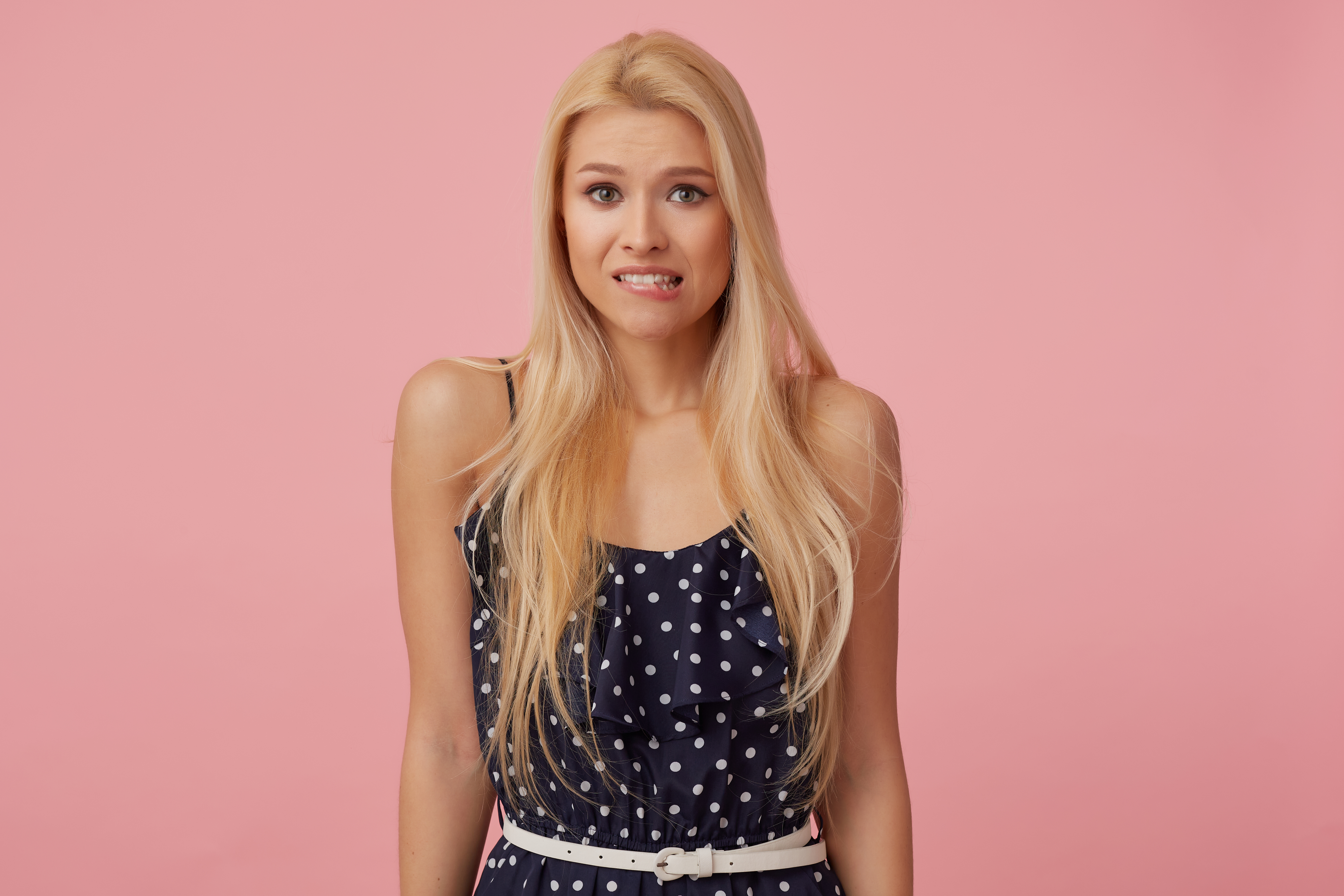 Prečo mám po samoopaľovacom alebo cukrovom nástreku čierne bodky?