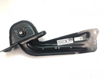 31014 5q0505226c right rear axle arm