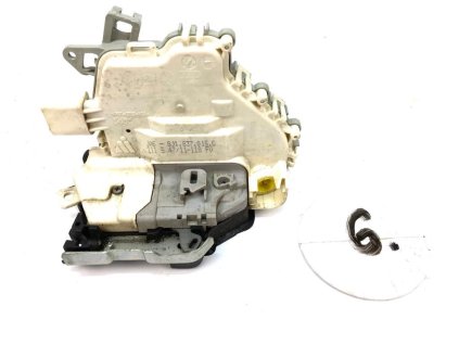 31344 8j1837015c left front door lock audi