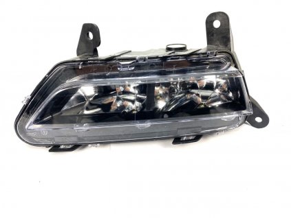 30501 95b941700b porsche macan 95b right fog light