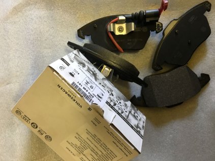 24102 front brake pads with wear indication 5k0698151