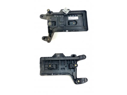 68037 7n0915333 battery holder