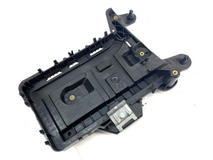 30933 1k0915333h battery holder