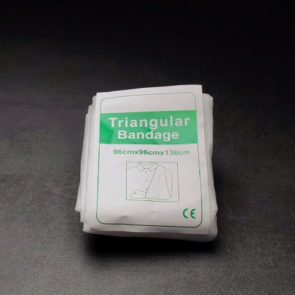 Trojcípý šátek 96×96×136 cm