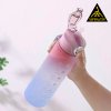Sportovní láhev Tritan 750 ml s brčkem – BPA Free v ruce