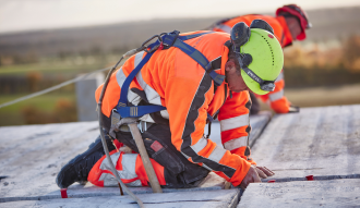 ZVIDITEĽNITE SA REFLEXNÝM PRACOVNÝM OBLEČENÍM