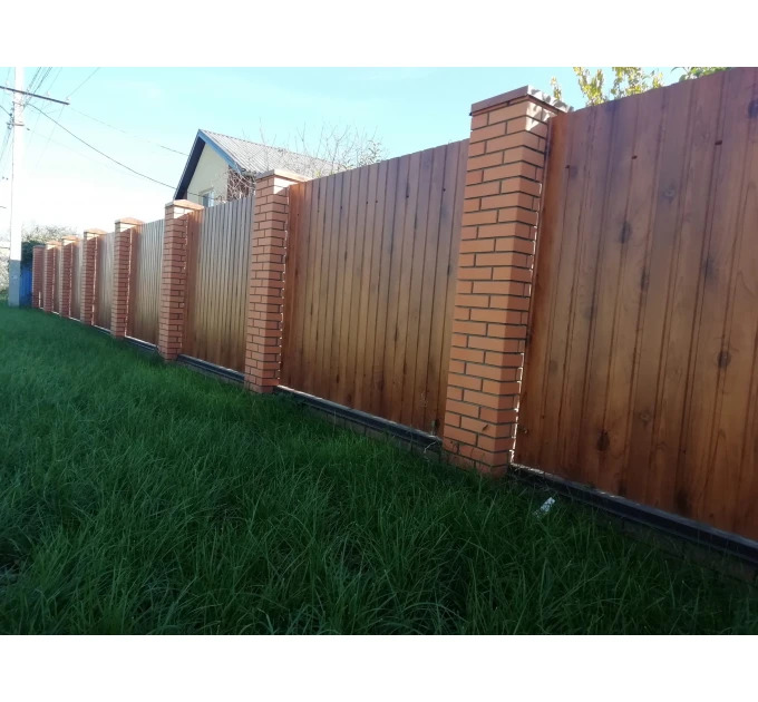 Trapézový plech na plot, strechu aj fasádu: Odolné riešenie na roky