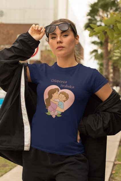 Dámske tričko pre mamu Chlapcova hrdinka