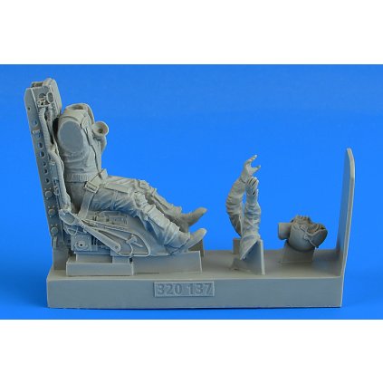 32576 1 32576 1 32 u s a f fighter pilot with ej seat for f 104c g startfighter c2 ej seat