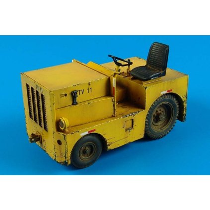21821 1 1 32 dmc logan t 40 usaf tow tractor