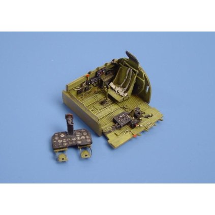 31079 1 1 48 p 47n thunderbolt cockpit set academy