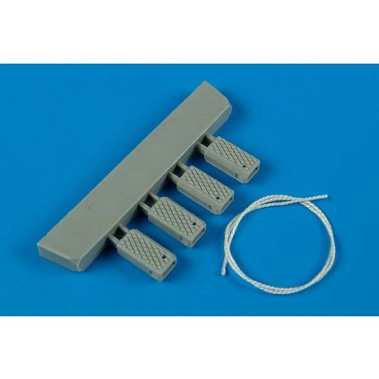 21575 1 1 48 universal navy wheel chock with nylon rope late production