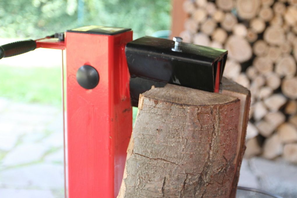 Štiepačka na drevo VARI 8T-230V V 4513