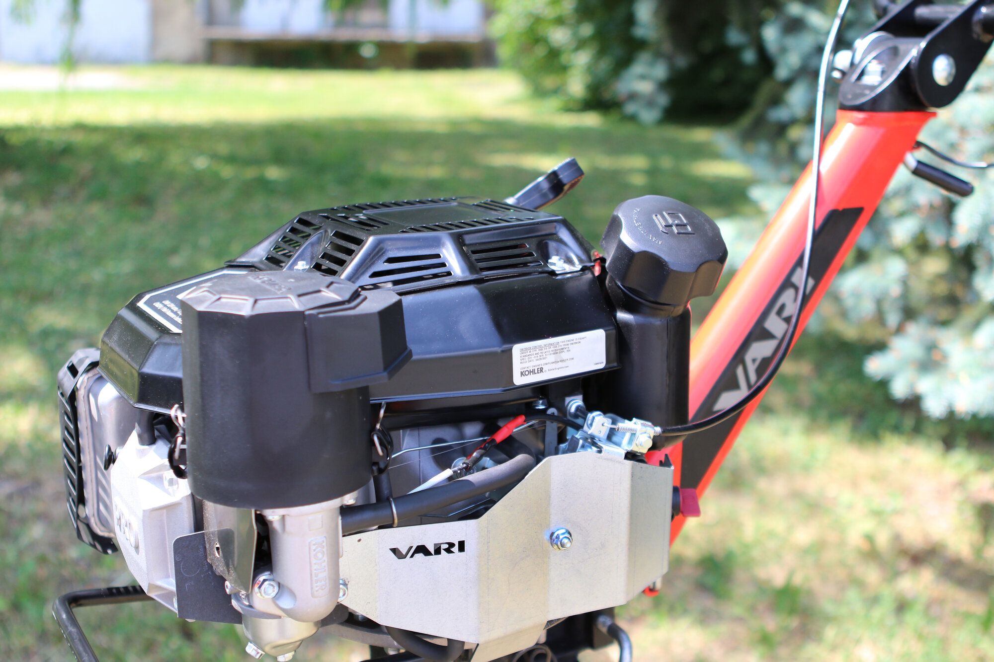 Malotraktor VARI Kohler Command PRO CV224 V 4643