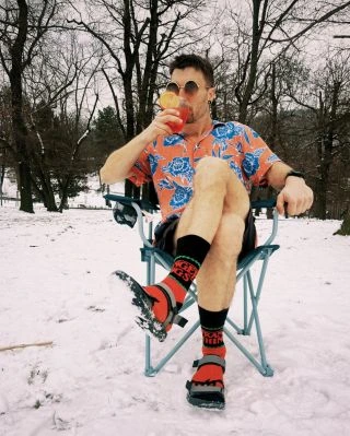 Já vím, už je to dlouhý😓. Zima, sníh, šeď a skoro žádný denní světlo. Slunce jsme viděli naposledy někdy v říjnu a jaro je...