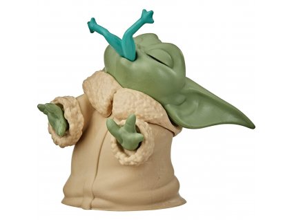 Hasbro Baby Yoda Mandalorian figurka s žabkou 6 cm