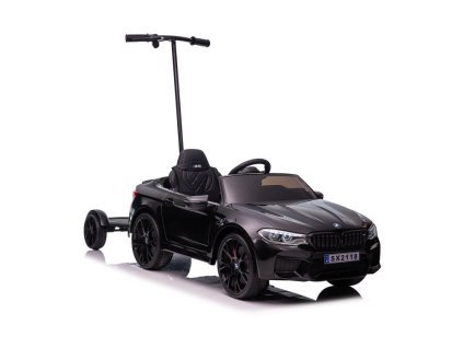 Bateriový vůz BMW M5 s platformou pro rodiče, černě lakovaný