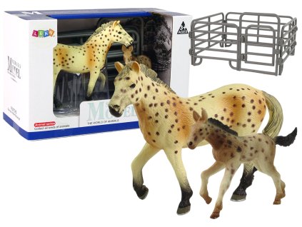 Sada 2 figurek koně Knabstrupperský kůň s hříbětem a kotcem