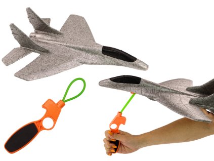Styrofoamové stíhací letadlo s prakem šedé barvy