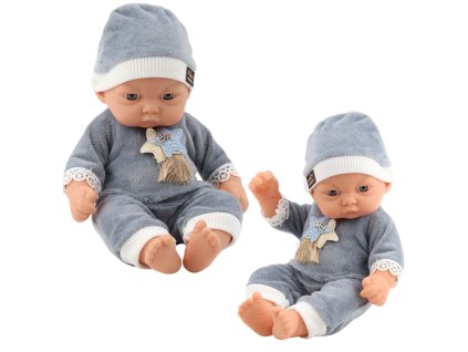 Panenka miminko v šedém pyžamu s hvězdami čepice