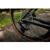 XR 9.8 GR - Matte Carbon / Gloss Black (Velikost 520mm (S))