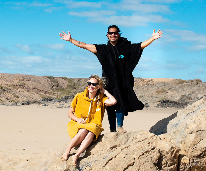 Surfové pončo vyrobené z bambusového froté