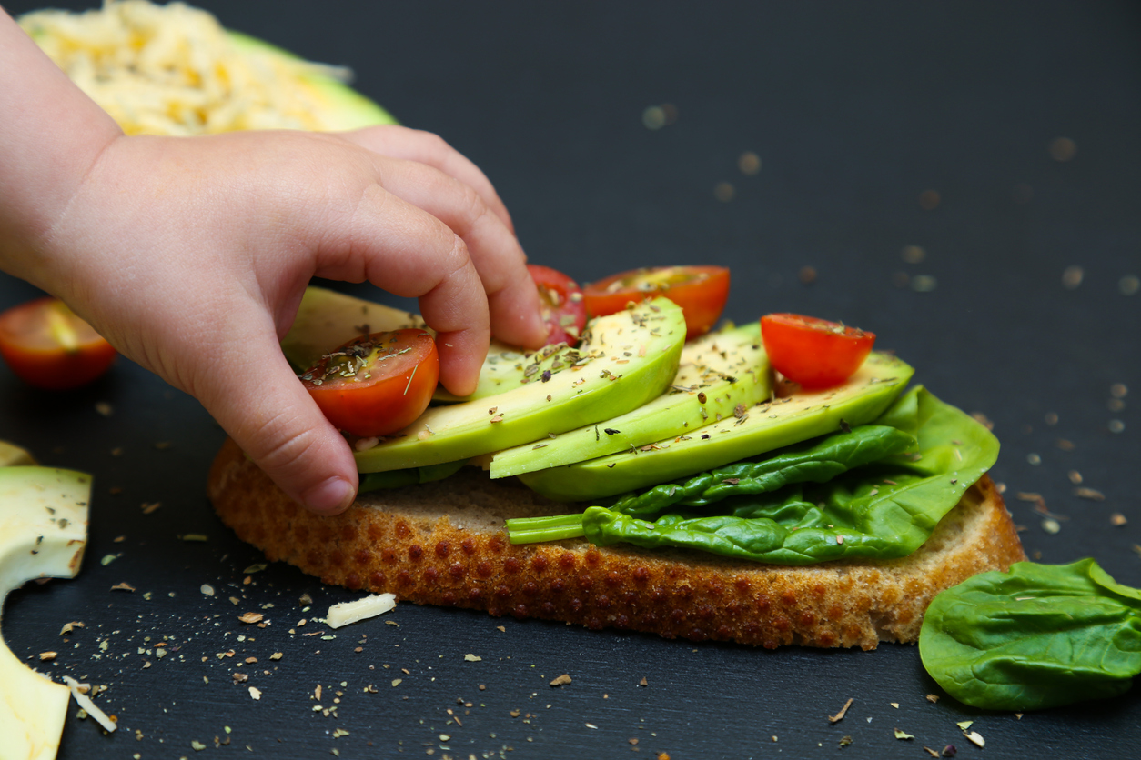 ranajkovy-toast-s-avokadom-recepty-pre-deti