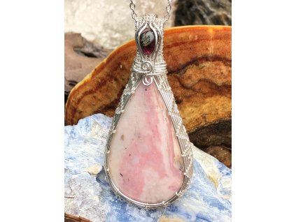 opal-ruzovy-a-rubelit