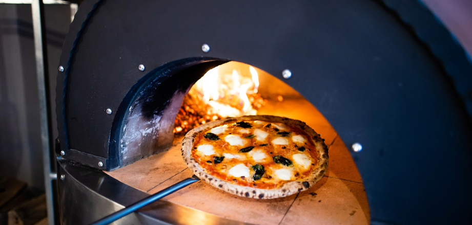 PIZZOVNA - pizza z pece, která zahřeje