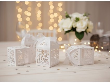 biele-svadobne-krabicky-5x5x5-balenie-darcekov
