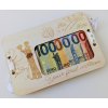 Drevená obálka „Your First Million“ – originálny darček na svadbu