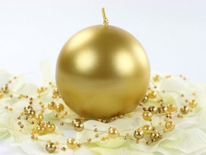 Svíčka koule zlatá perleťová  80 mm - svíčky na slavnostní svatební stůl