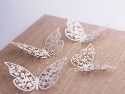 Vyřezávaný motýlek malý bílý 6,5 cm x cm 10 ks
