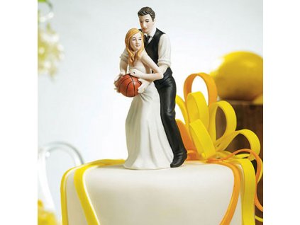 Figurka na svatební dort Novomanželé s basketbalovým míčem