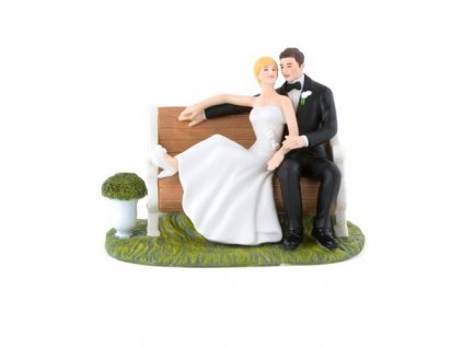 Figurka na svatební dort Novomanželé v parku