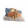 deKorace Dětská figurka spinkající chlapeček s králíčkem - figurka k narození či k narozeninám