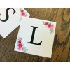 Znak srdce kartička s růžemi - písmena k sestavení jmen a nápisů