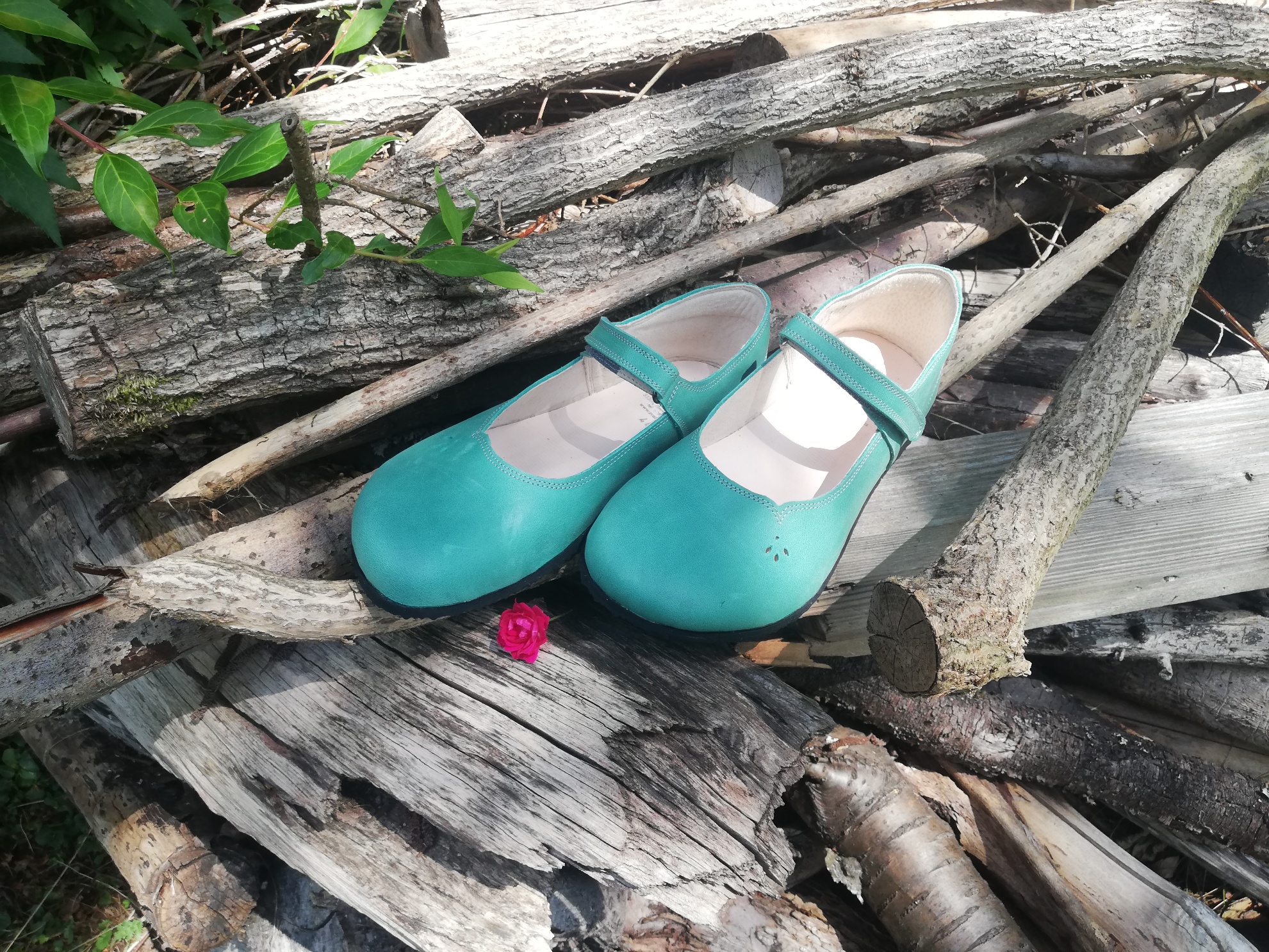 Bosé střevíčky... měkká kůže, prostorná špička a ohebná tenká podrážka. Botičky lehounké jako dech :-)